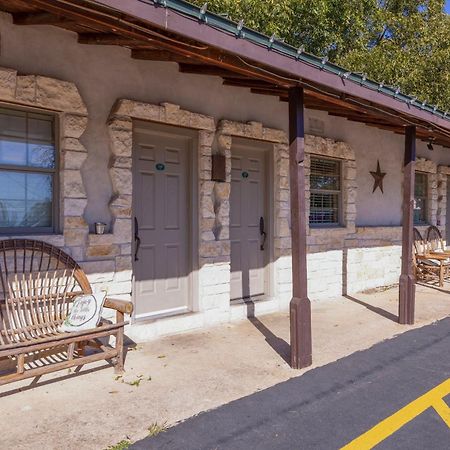 Country Inn Motel Fredericksburg Extérieur photo