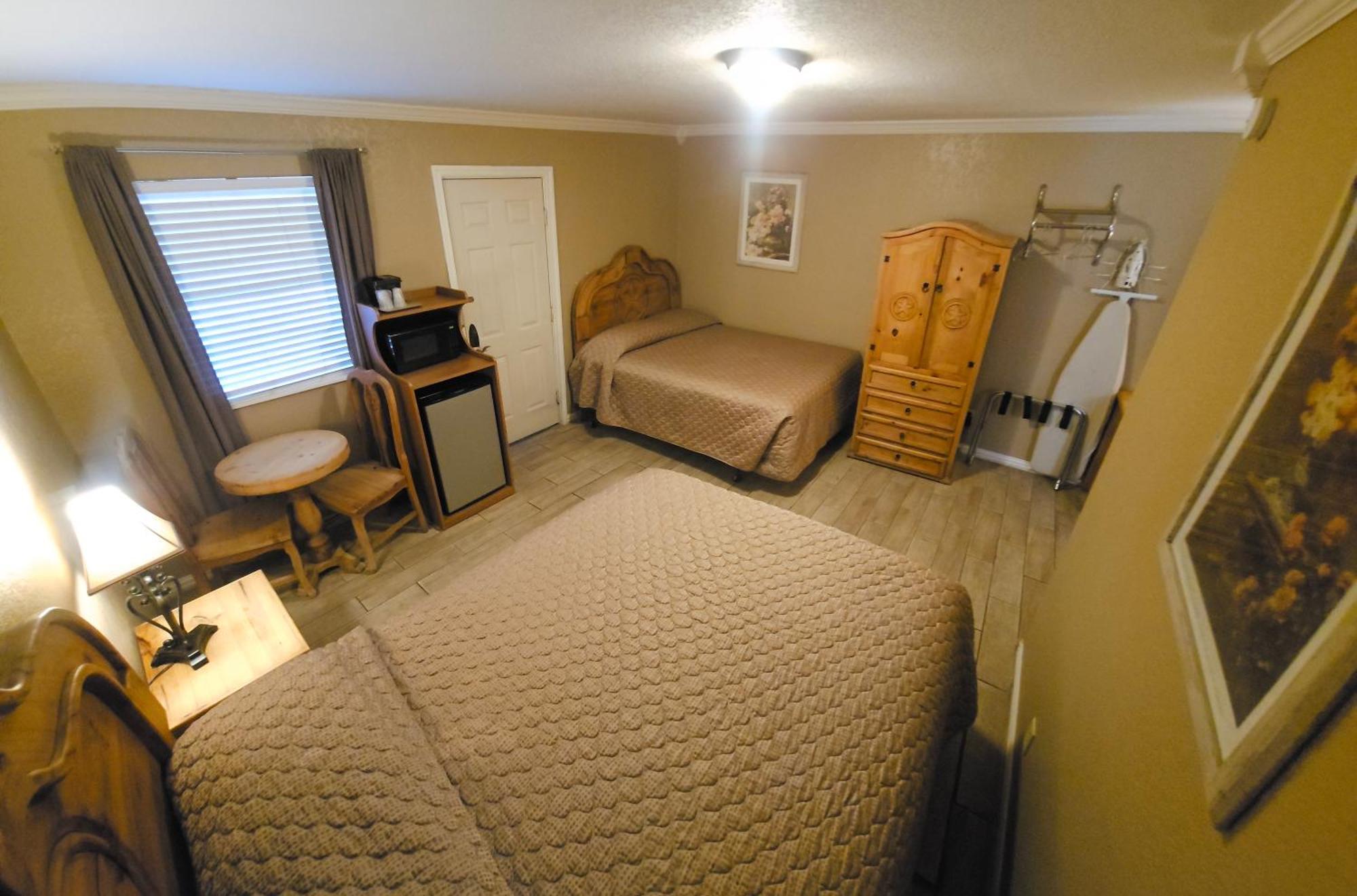 Country Inn Motel Fredericksburg Extérieur photo