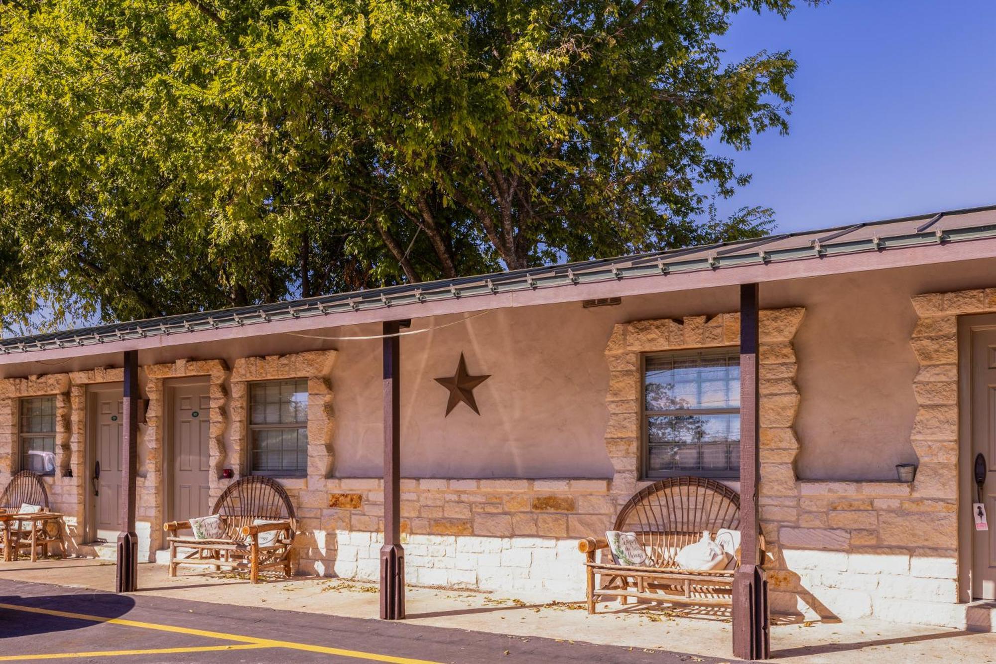 Country Inn Motel Fredericksburg Extérieur photo